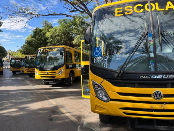 Sorriso: Secretaria de Educação e Cultura recebe mais cinco ônibus para o transporte escolar