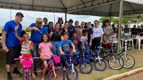 Sorriso: Crianças atendidas pela Assistência Social ganham festa com muitos brinquedos e diversão