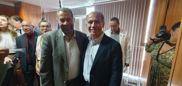 Em reunião com o Ministro da Previdência Social, Wanderley Paulo pede agilidade nas perícias e nos processos de aposentadoria