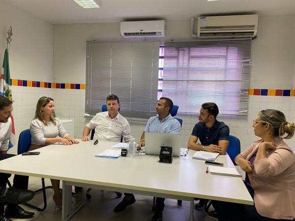 Primeira-dama e secretária Jucélia Ferro visita as instalações da Secretaria de Assistência Social de Maceió