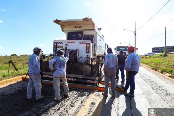 Prefeitura retoma recuperação da malha viária do Município pela Av. Claudino Francio